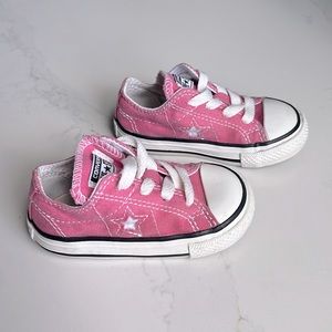 Rare Pink Converse “One Star” Toddler Sneakers, Size 5.